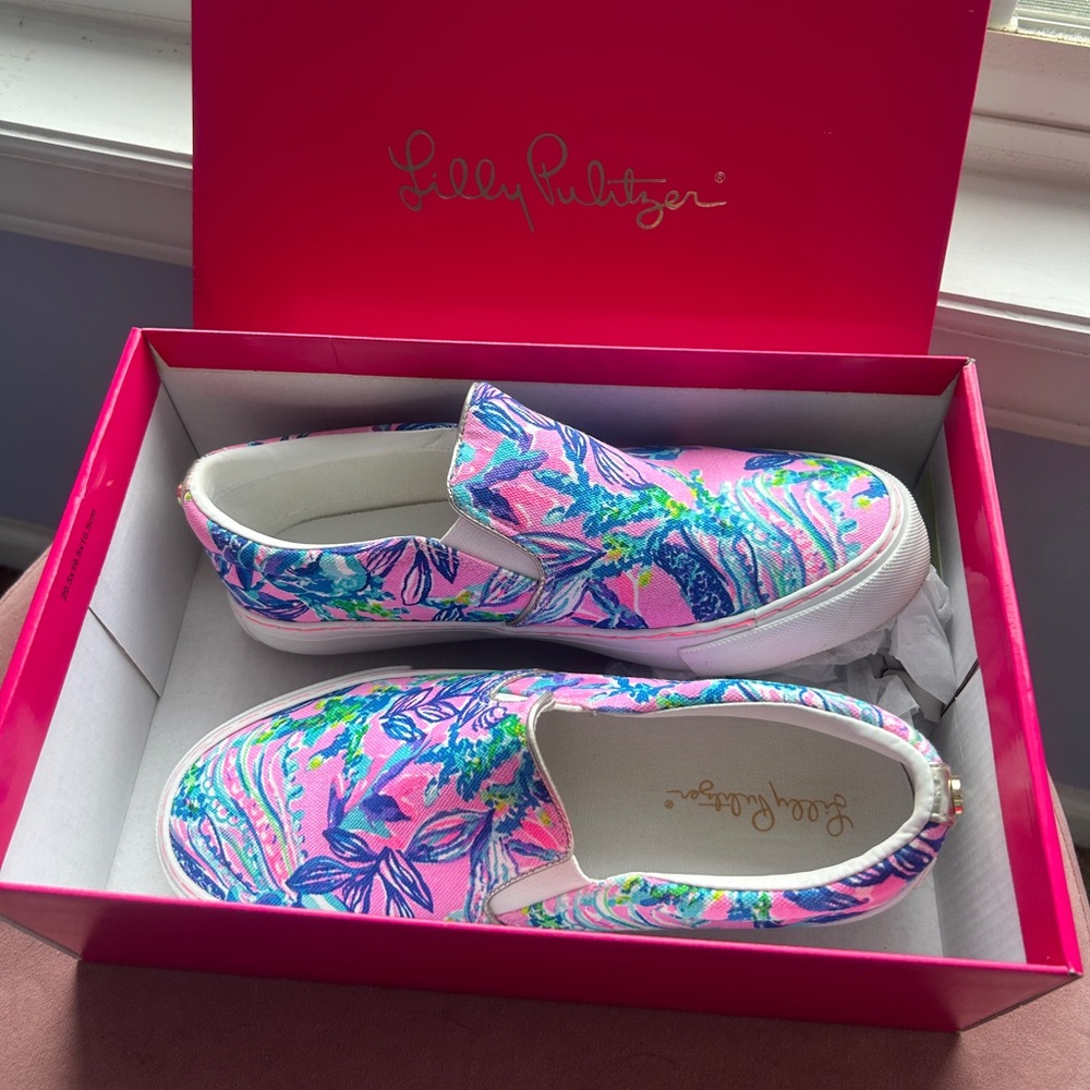 Lilly Pulitzer Julie Sneaker Lilac Rose Just a lil jelly 7.5 slip on sneaker